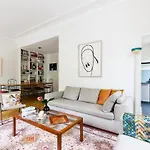 Sophisticated Home Close To The Museums