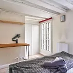 Superb 2 Bedroom Flat In Le Marais Neighborhood