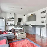 Spacious Apartment In The Heart Of The Batignolles District