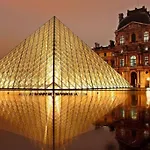Promo! Best Location! Duplex Apt Near The Louvre