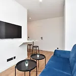 Renovated 2Bd Apartment In Parc Belleville