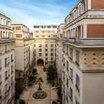 The Carla Suite Eiffel Tower View