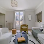 Poetic Stay - Champs Elysees