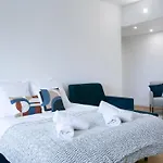 Majestic & Idyllic Parisian Flat - Champs-Elysees