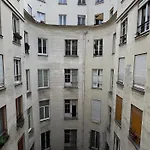 Nid Douillet Au Centre De Paris - Proche Republique