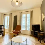 107 - Tour Eiffel Appartement Luxe 15Eme