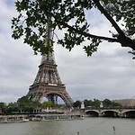 Studio Eiffel Tower Trocadero