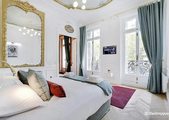 Exceptional Property - 4Br-12P - Parc Monceau
