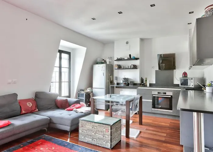 Spacious Apartment In The Heart Of The Batignolles District