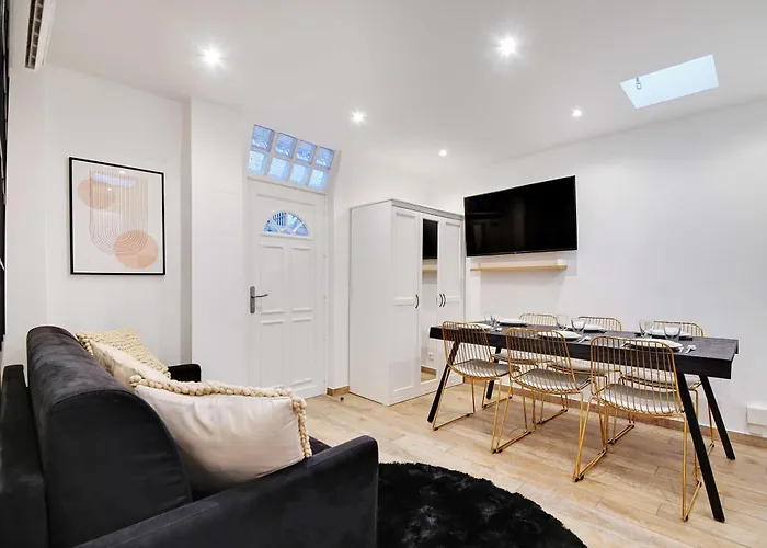 Enchanting 2 Bdr Parisian Apartment