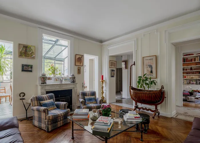 Paris Mozart Prestige Residence