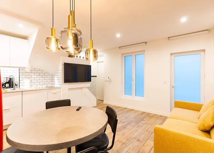 Town House Nation, Bastille, Ac By Lcc Agency