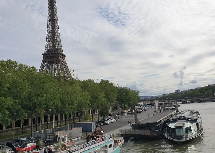 Studio Eiffel Tower Trocadero