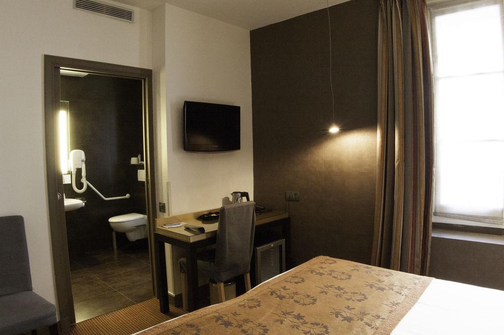 Hotel 15 Montparnasse 4*