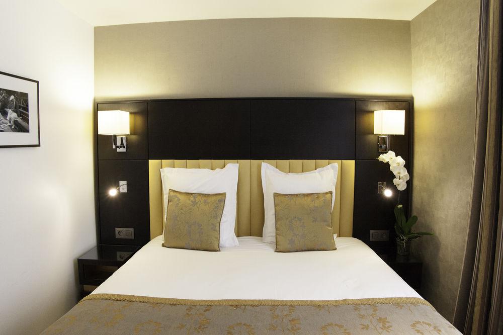 15 Montparnasse Hotel