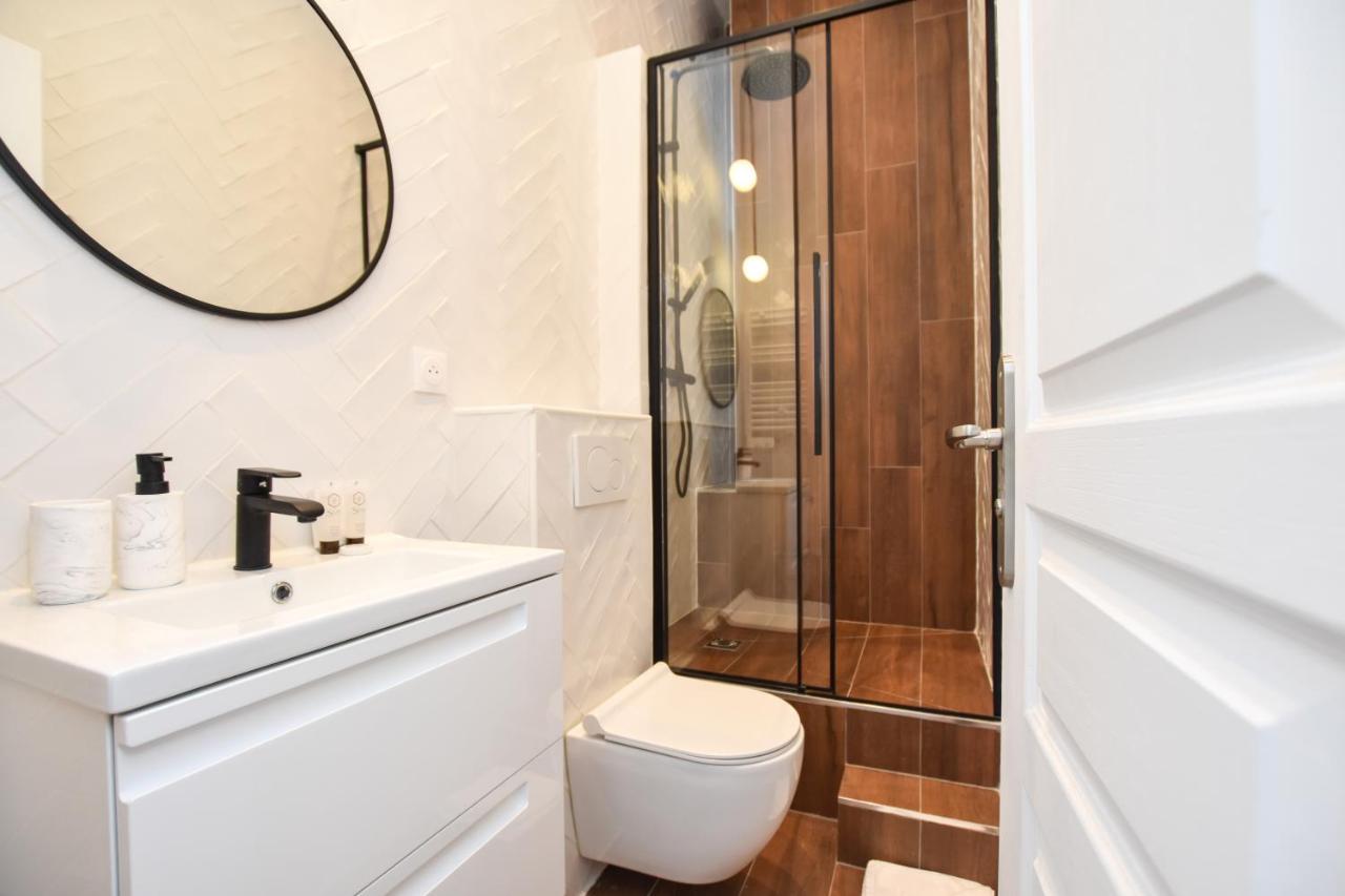 Cmg Michel Bizot / Trousseau Apartment *