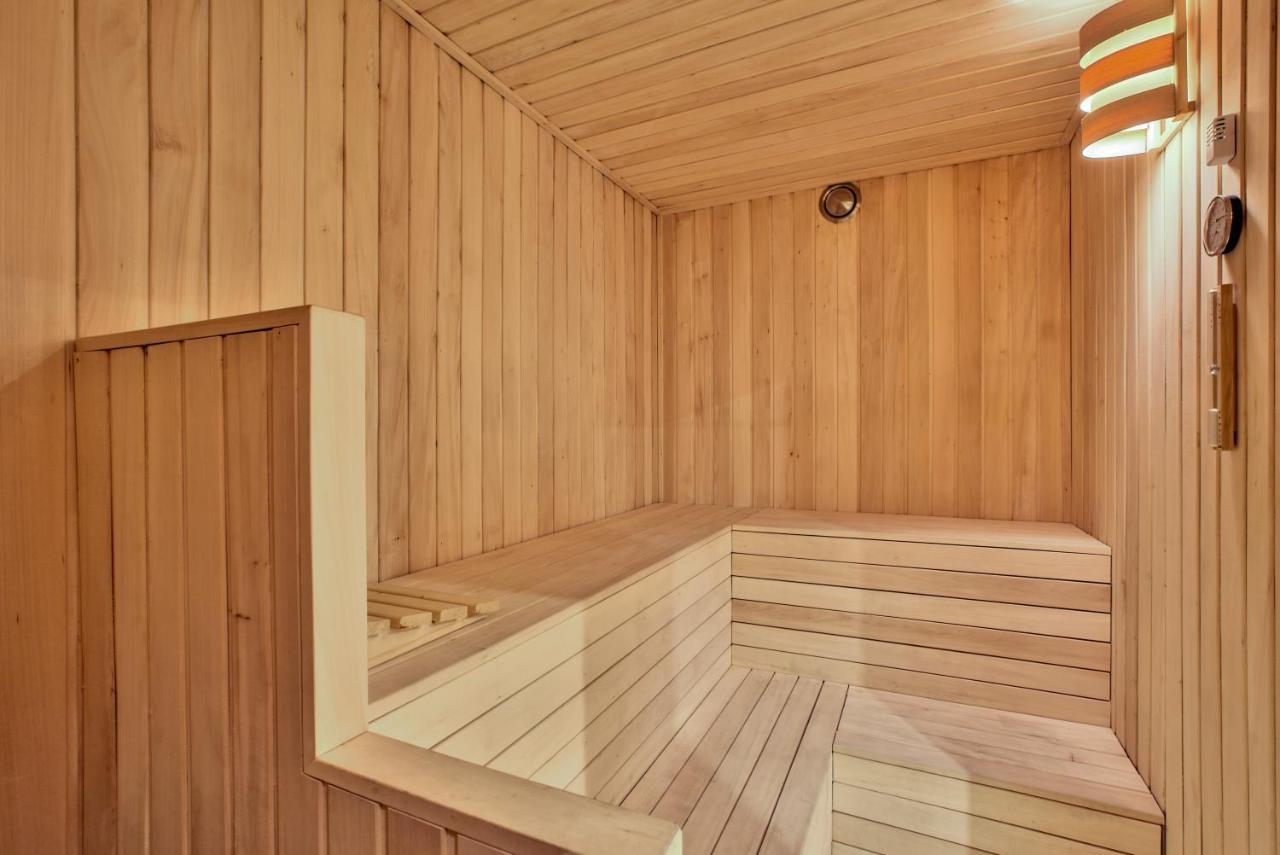 Maison Barbès 4* Parigi