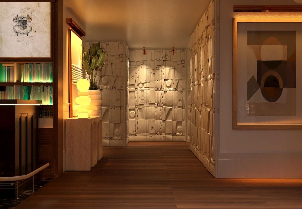 Pulitzer Hotel