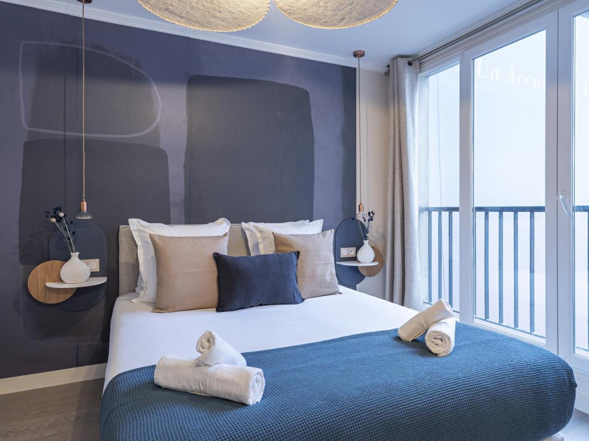 The Blue On Champs Elysees Avenue *