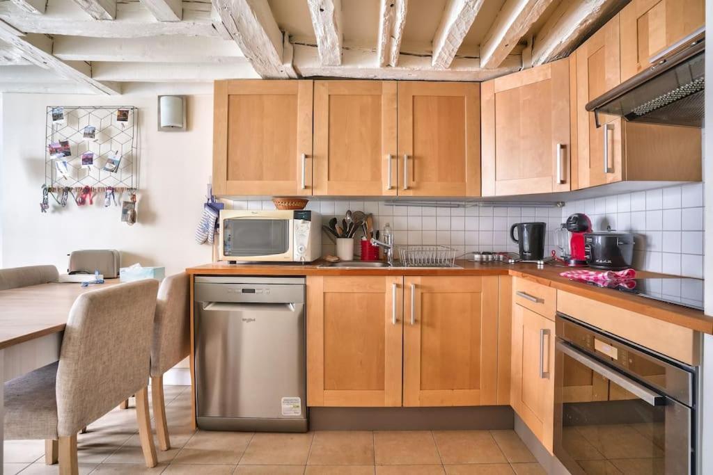 Appartamento Superb 2 Bedroom Flat In Le Marais Neighborhood *
