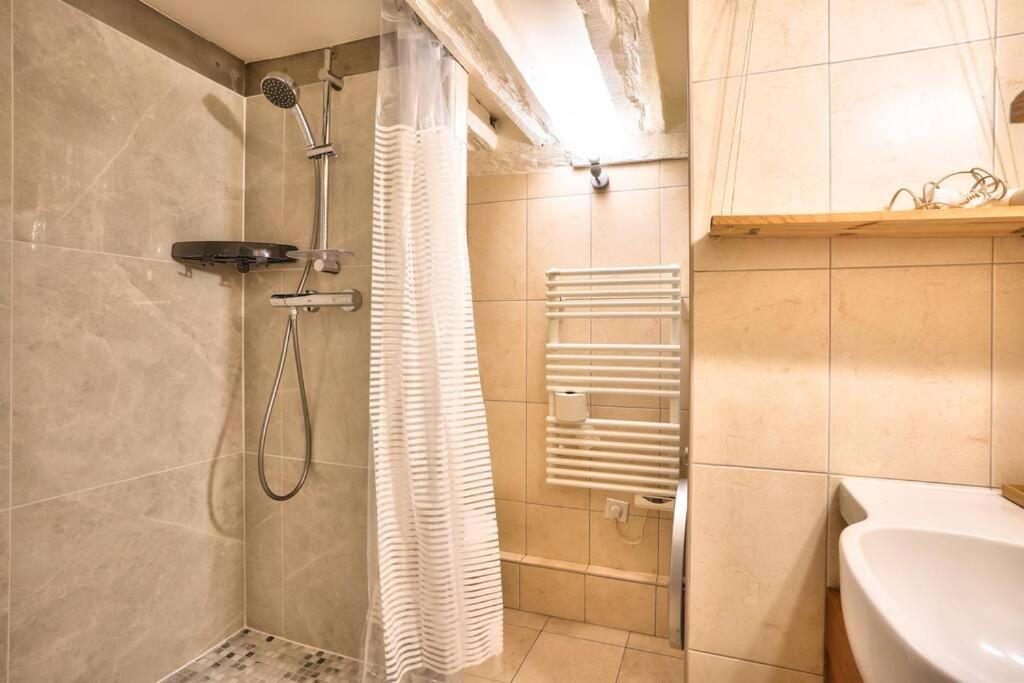 Superb 2 Bedroom Flat In Le Marais Neighborhood Appartamento Parigi