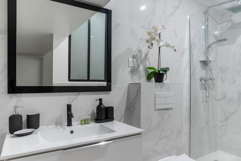 Hsh Batignolles Sauffroy Charming 8p * Parigi