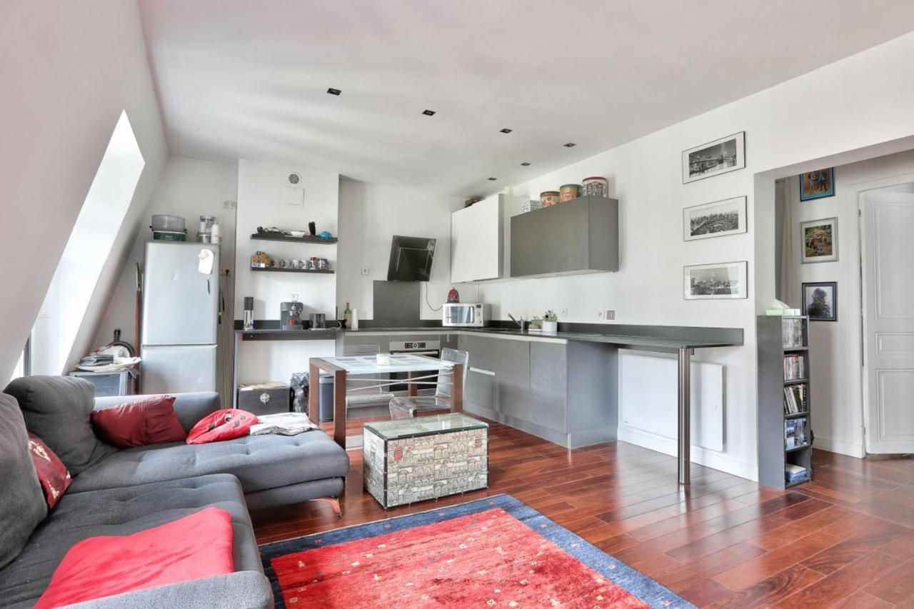 Spacious In The Heart Of The Batignolles District Appartamento *