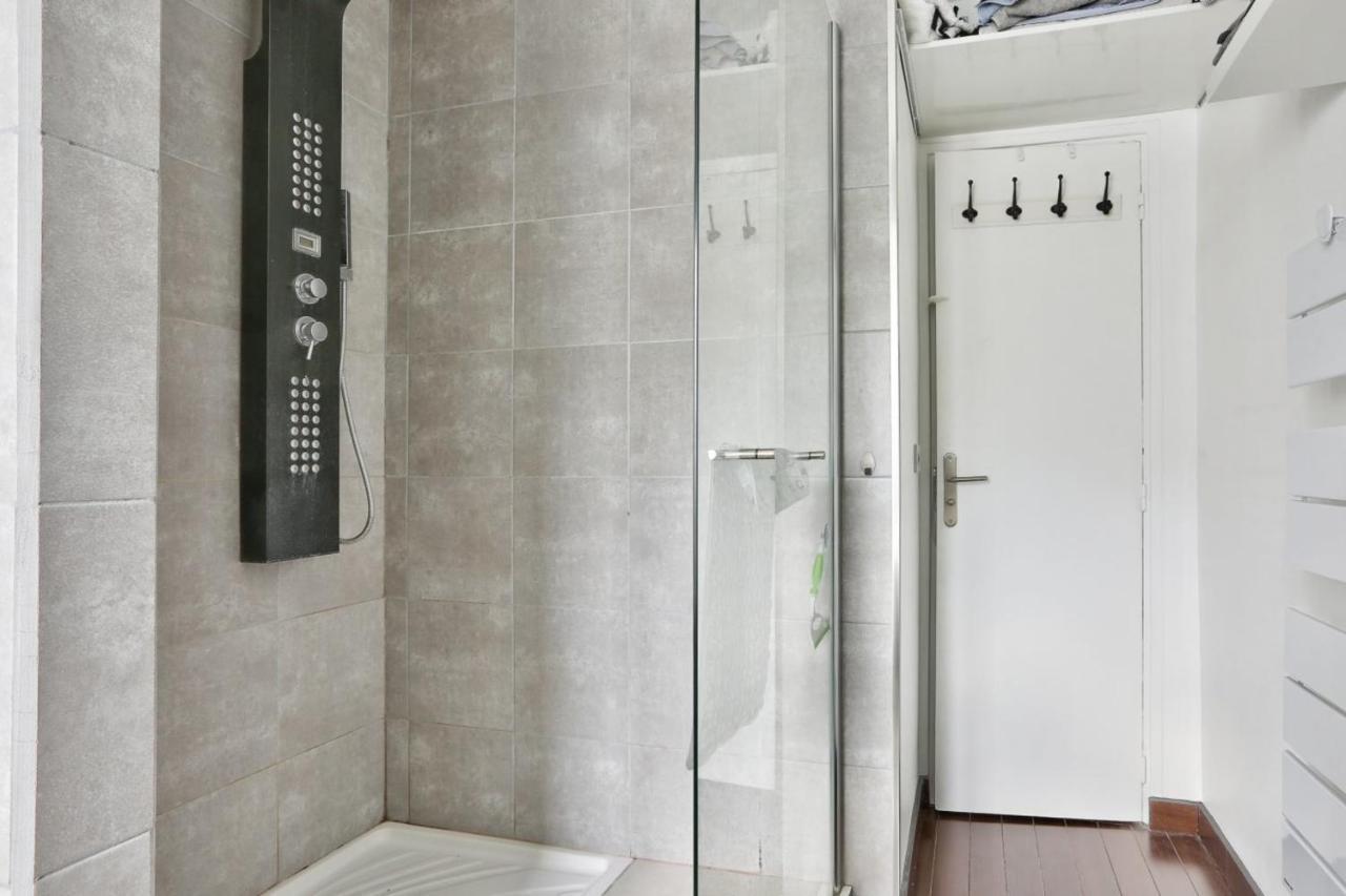 Spacious In The Heart Of The Batignolles District Appartamento *