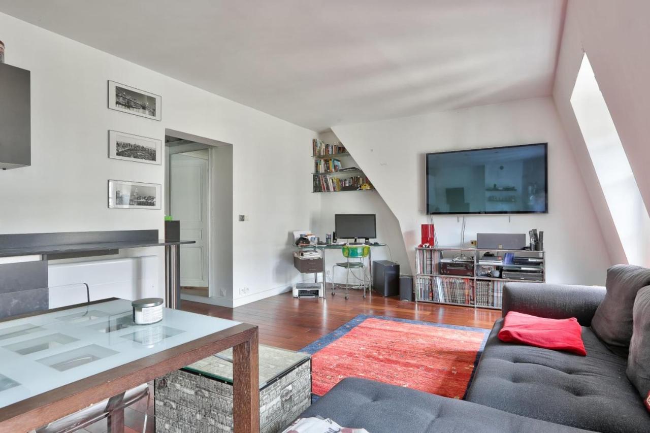 Spacious In The Heart Of The Batignolles District Appartamento