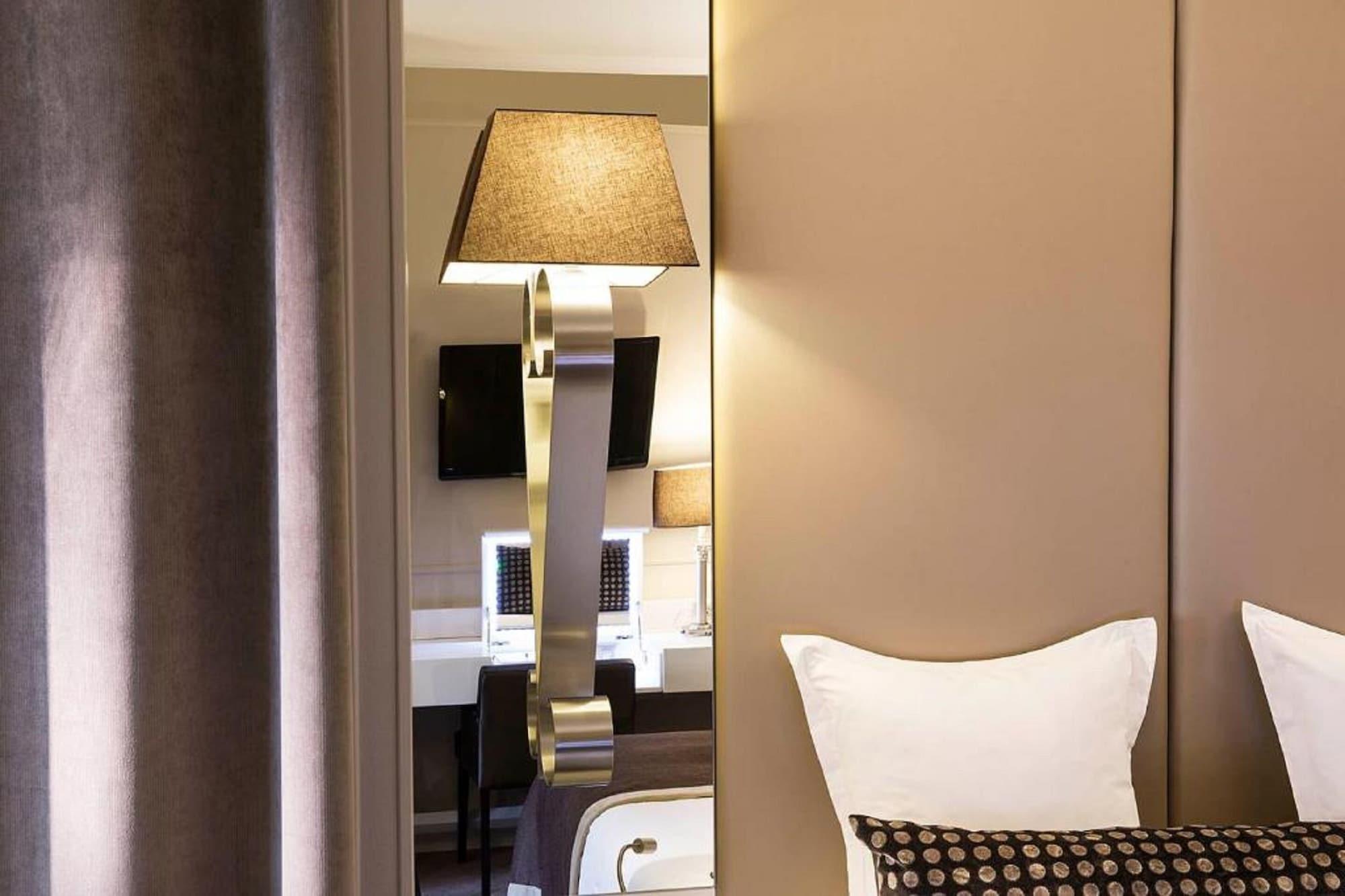 Galileo Champs Elysées Hotel Parigi