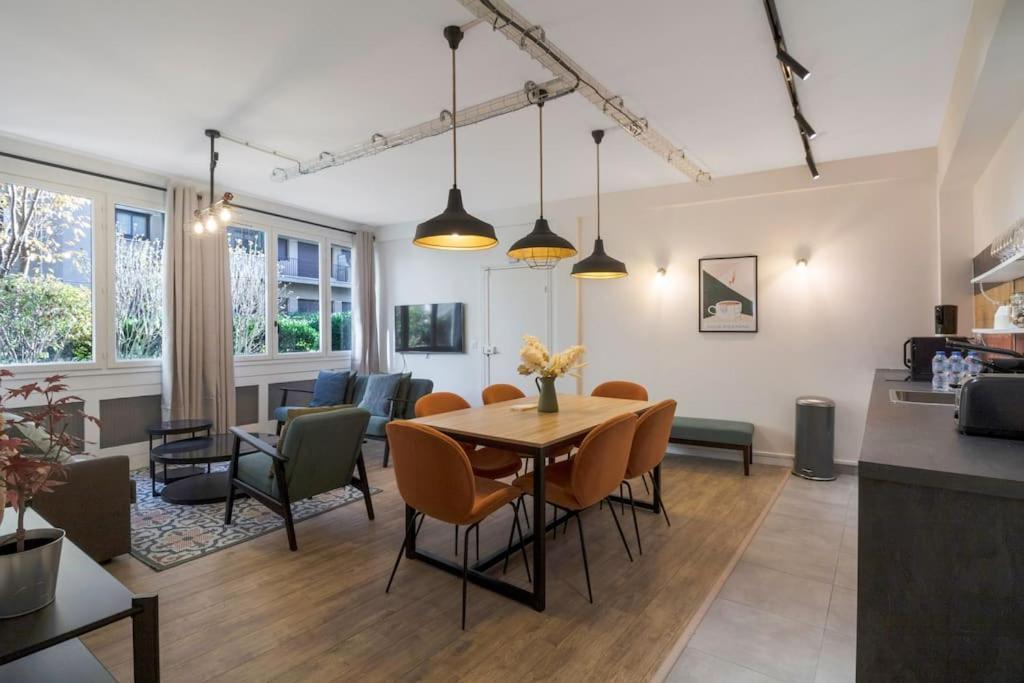 Apartment Brand New Flat For 8 People, 3 Bedrooms *