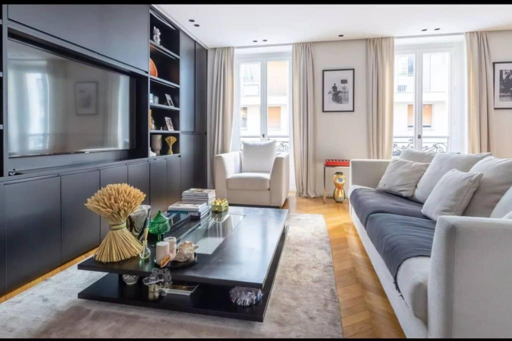 Amazing 2bdr/6pax Next To Champs Elysees Apartment *