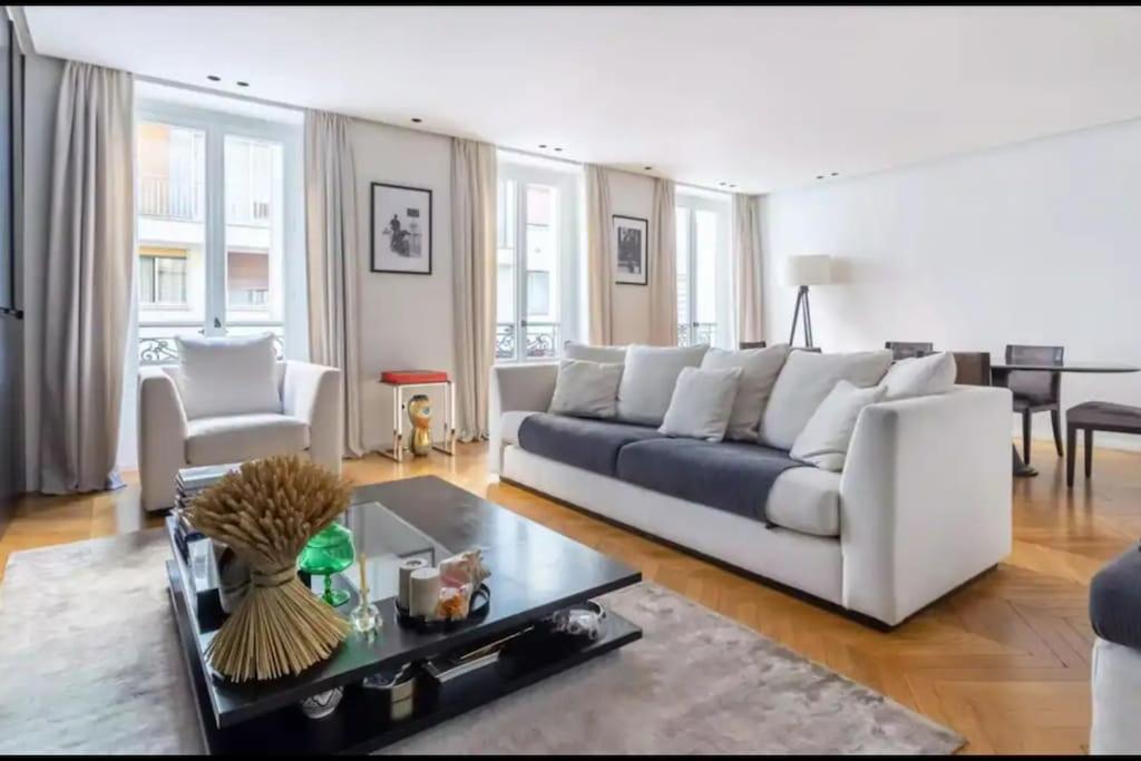 Amazing 2bdr/6pax Next To Champs Elysees Apartment