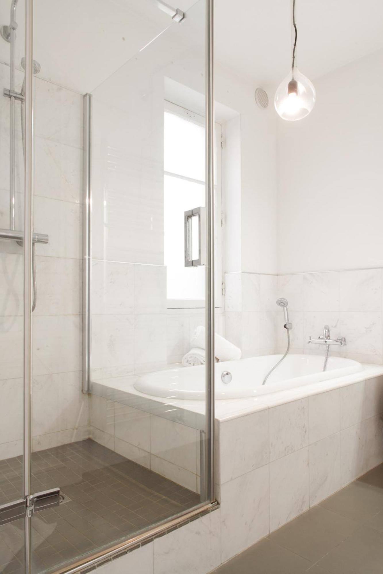 Francs Bourgeois - Marais - 2br - Cityapartmentstay Parigi