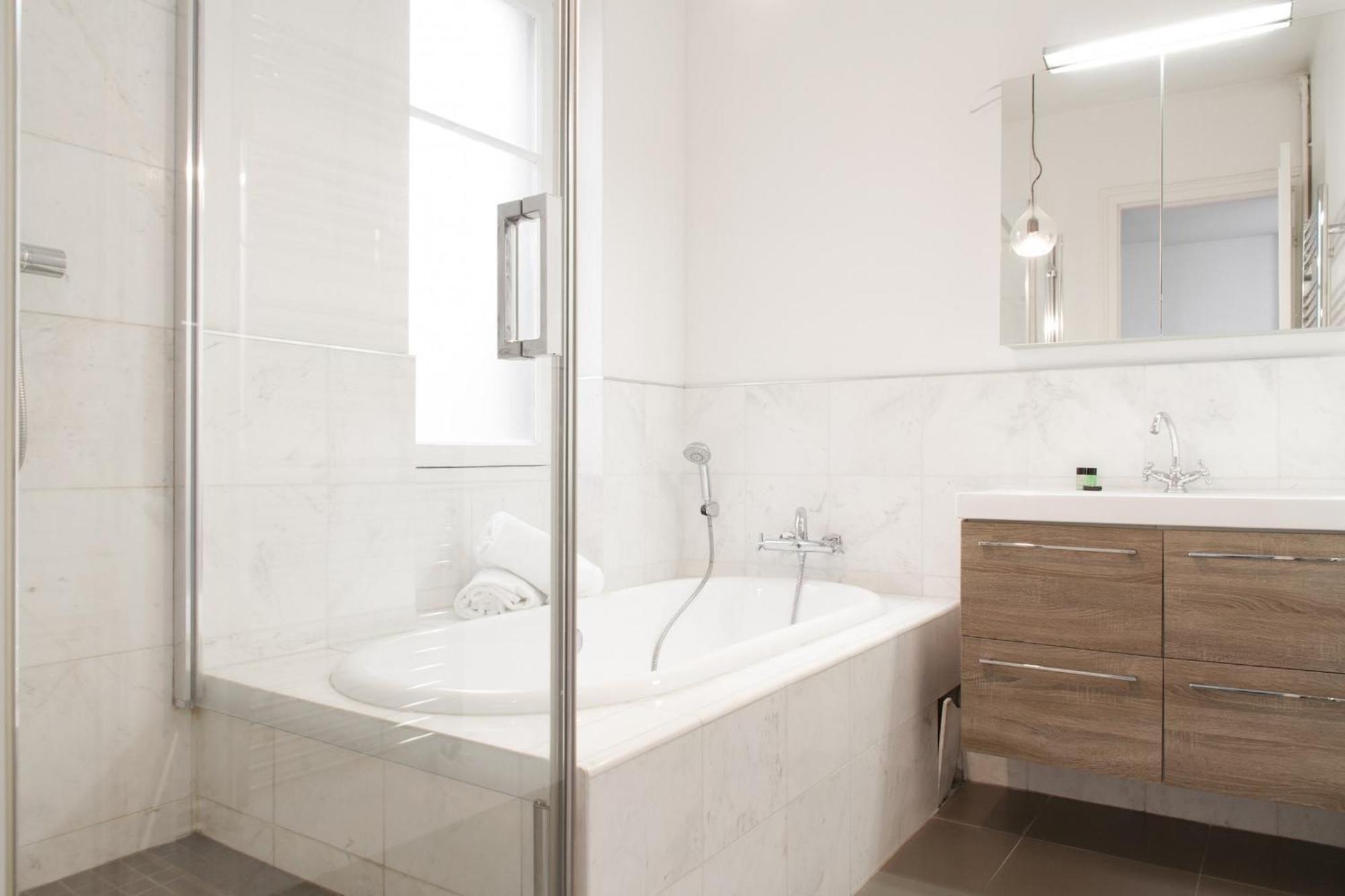 Francs Bourgeois - Marais - 2br - Cityapartmentstay Parigi