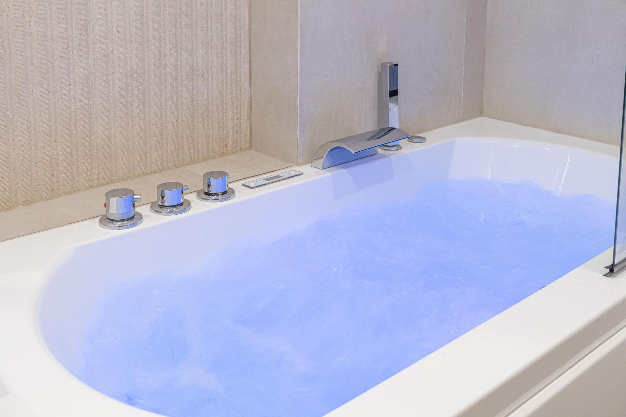 Appartamento Lavie Maison Ac & Jacuzzi Parigi