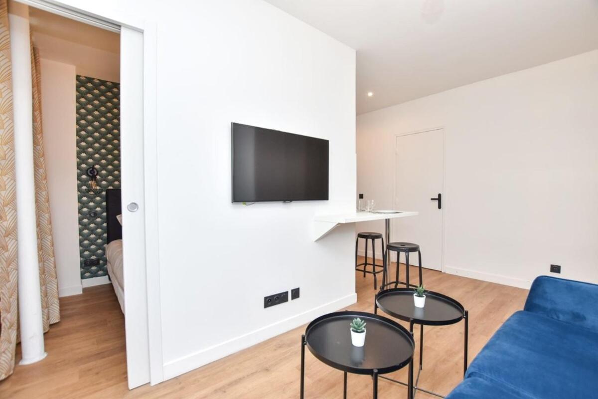 Renovated 2bd In Parc Belleville