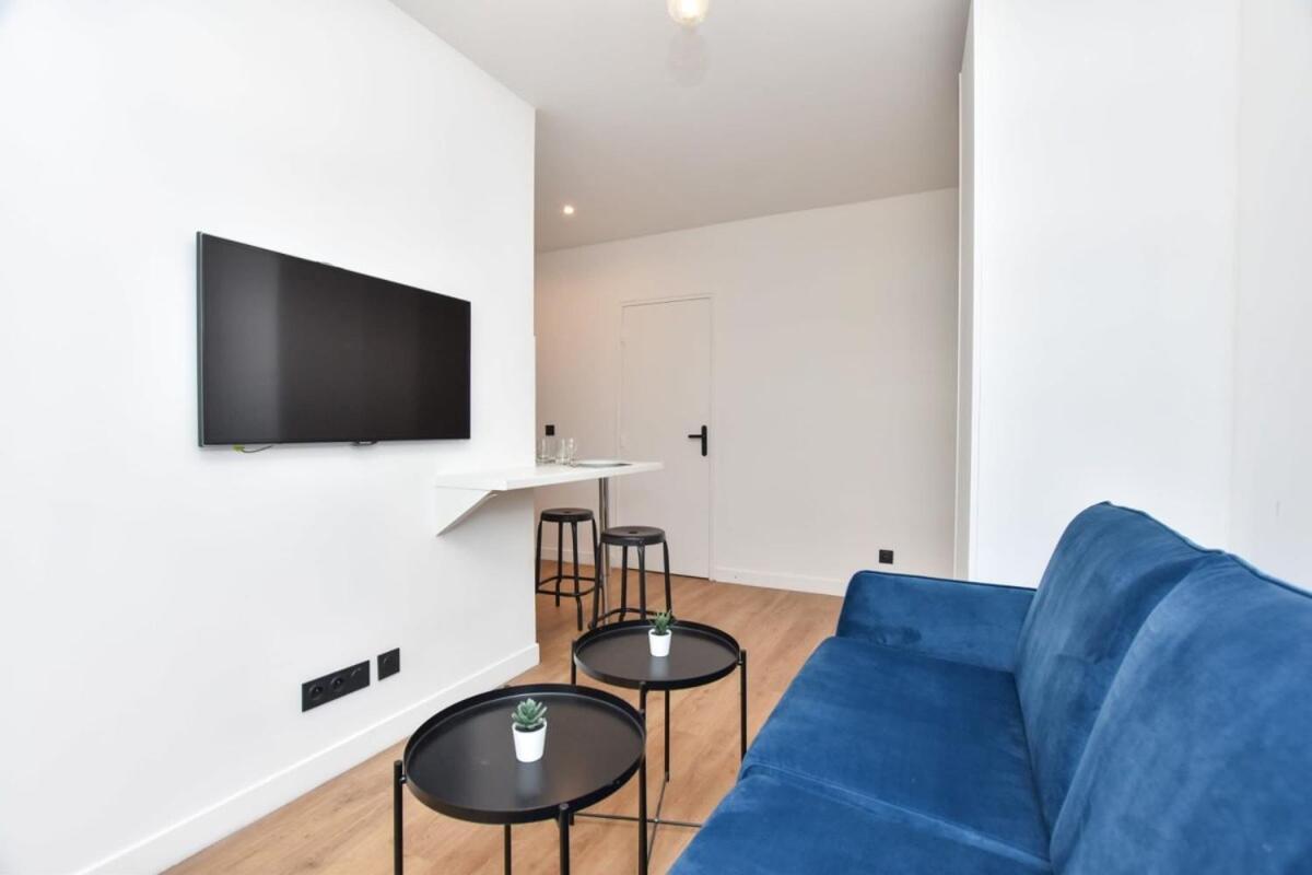 Renovated 2bd In Parc Belleville Apartment *