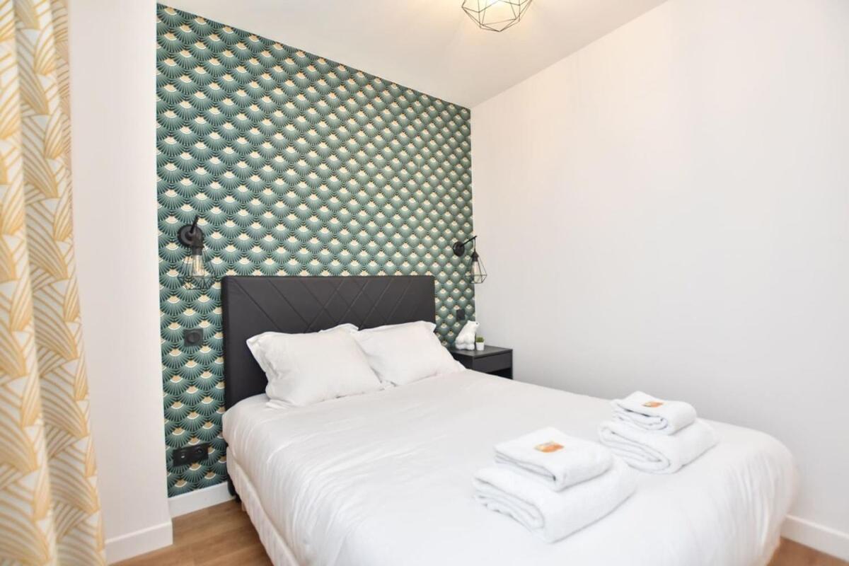 Renovated 2bd In Parc Belleville Apartment Paris
