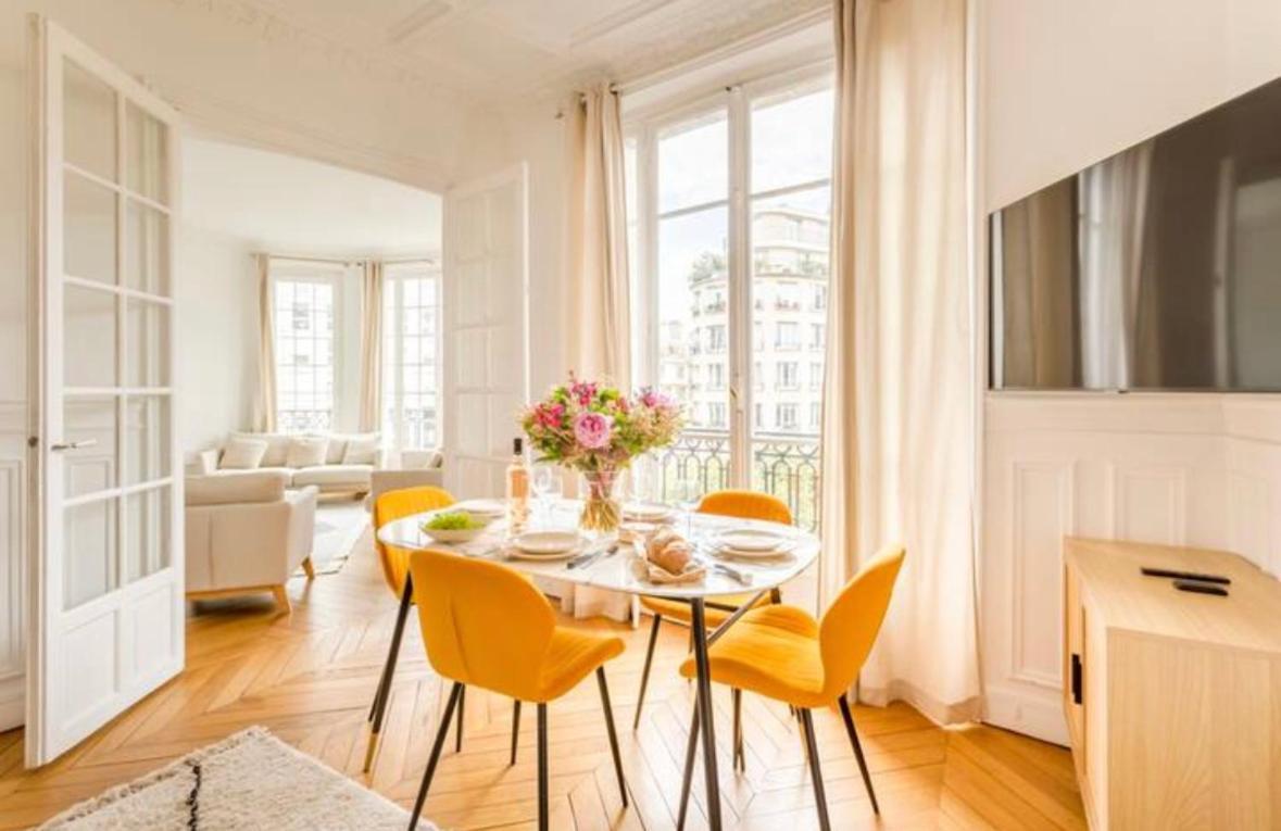 Luxury Suites Tour Eiffel View Bed & Breakfast Parigi