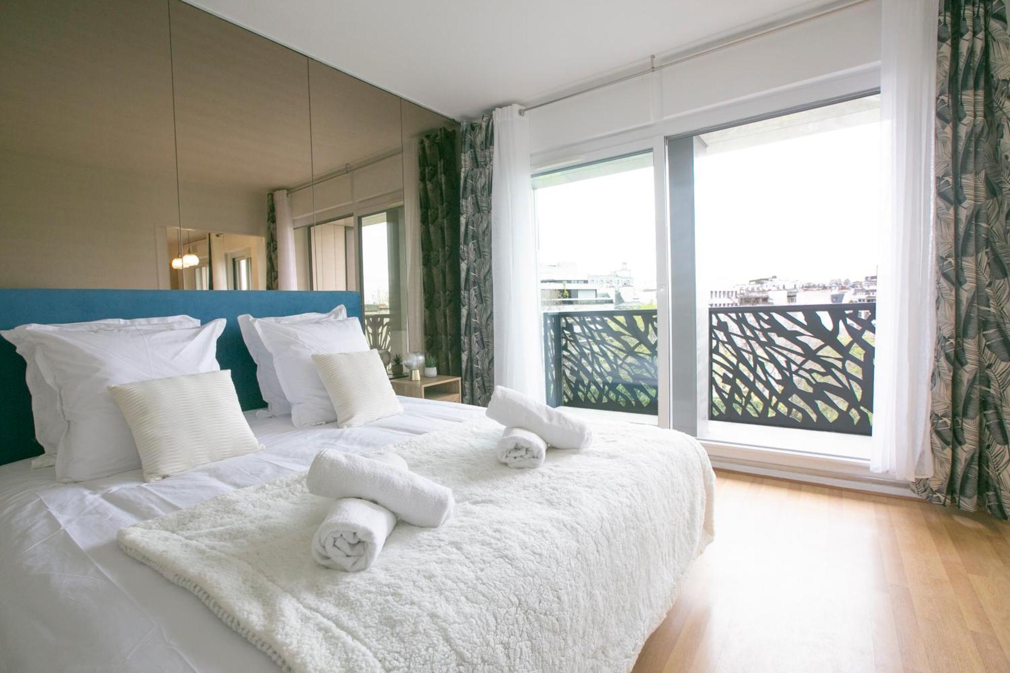 Majestic & Idyllic Parisian Flat - Champs-elysees * Paris