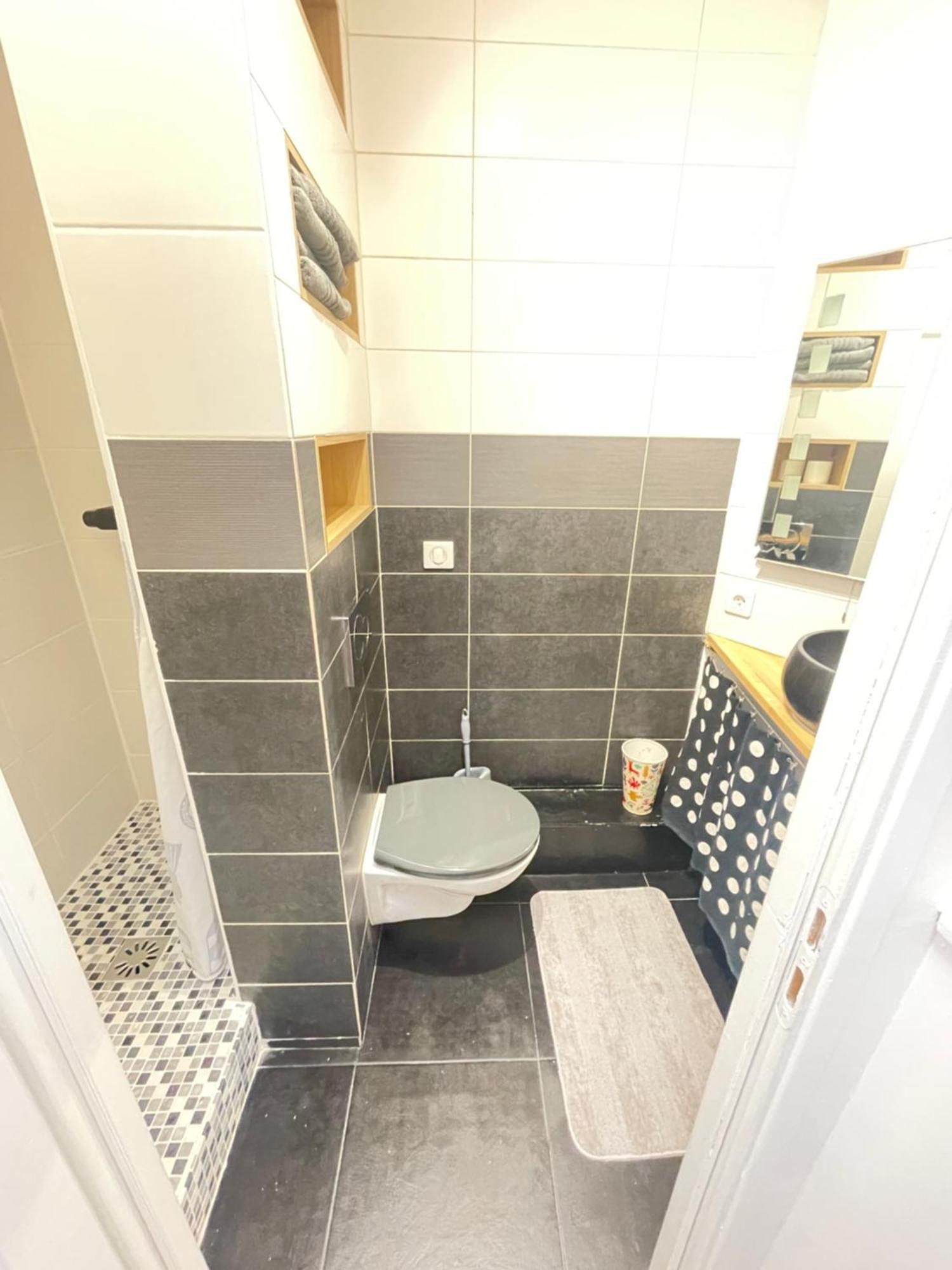 Apartment Superbe Haussmannien Suspendu *