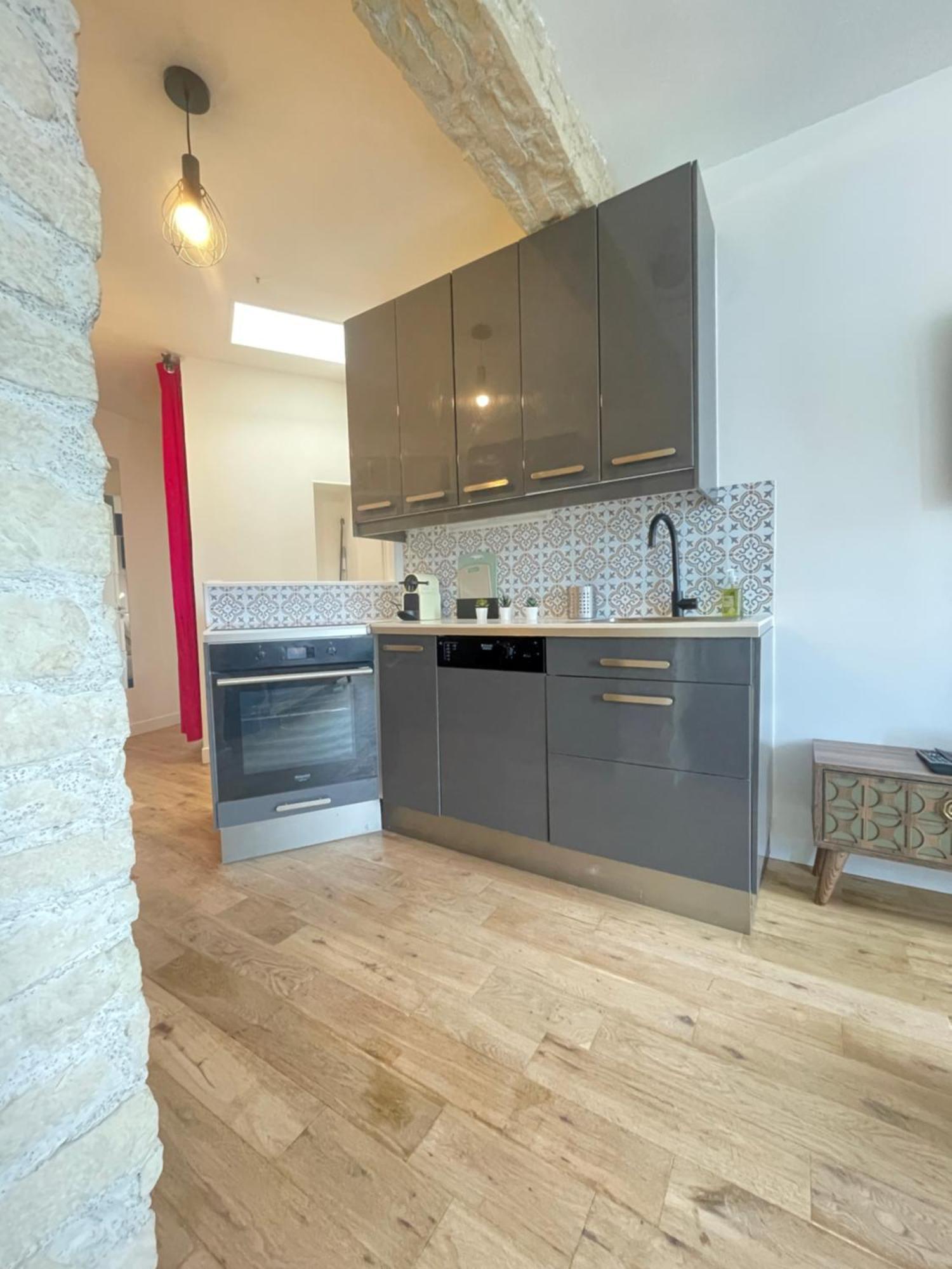 Superbe Haussmannien Suspendu Apartment