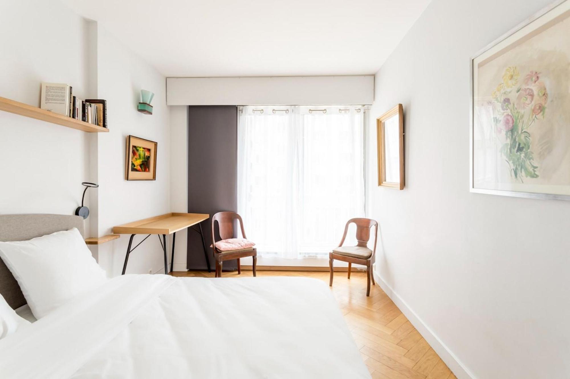 Apartment Eiffel Tower - 2br With Balcony - Cityapartmentstay