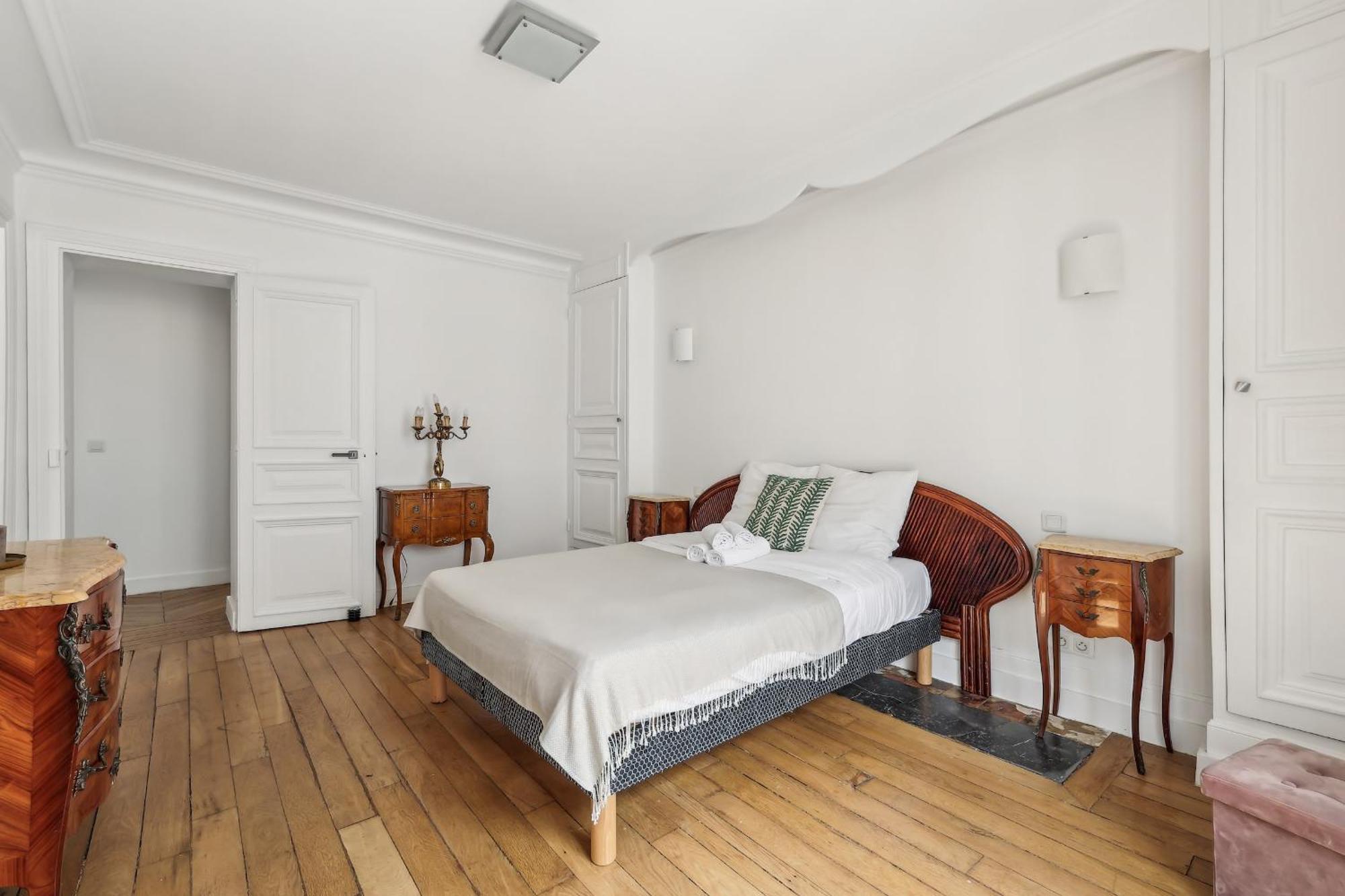 Champs Elysees - 3br - Cityapartmentstay Appartamento