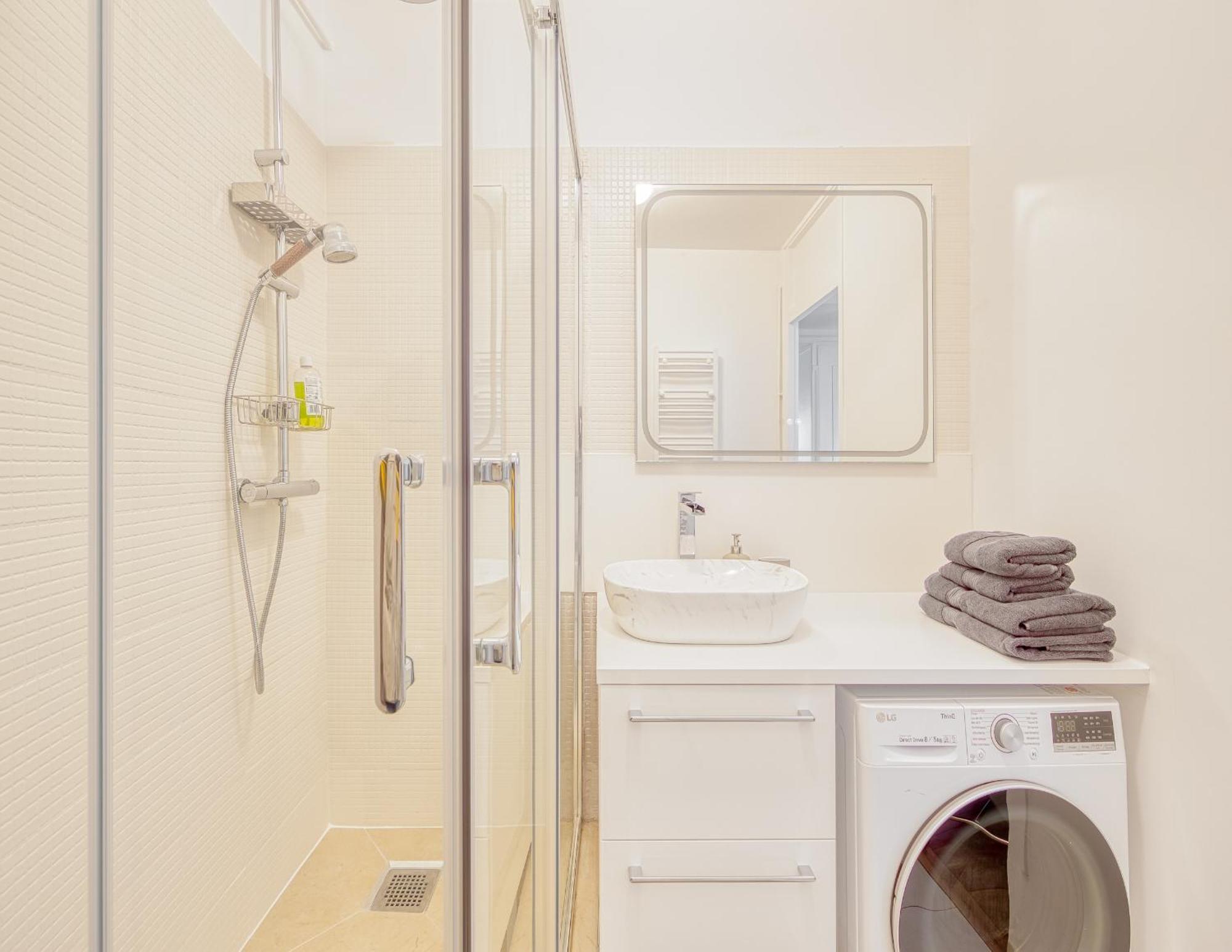 Appartamento Eiffel Tower 10 Minutes 1br Renovated Parigi