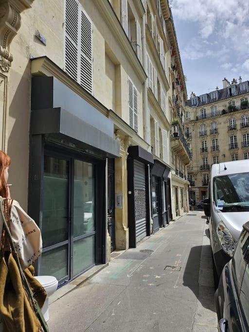 5 Personnes People Max * Paris