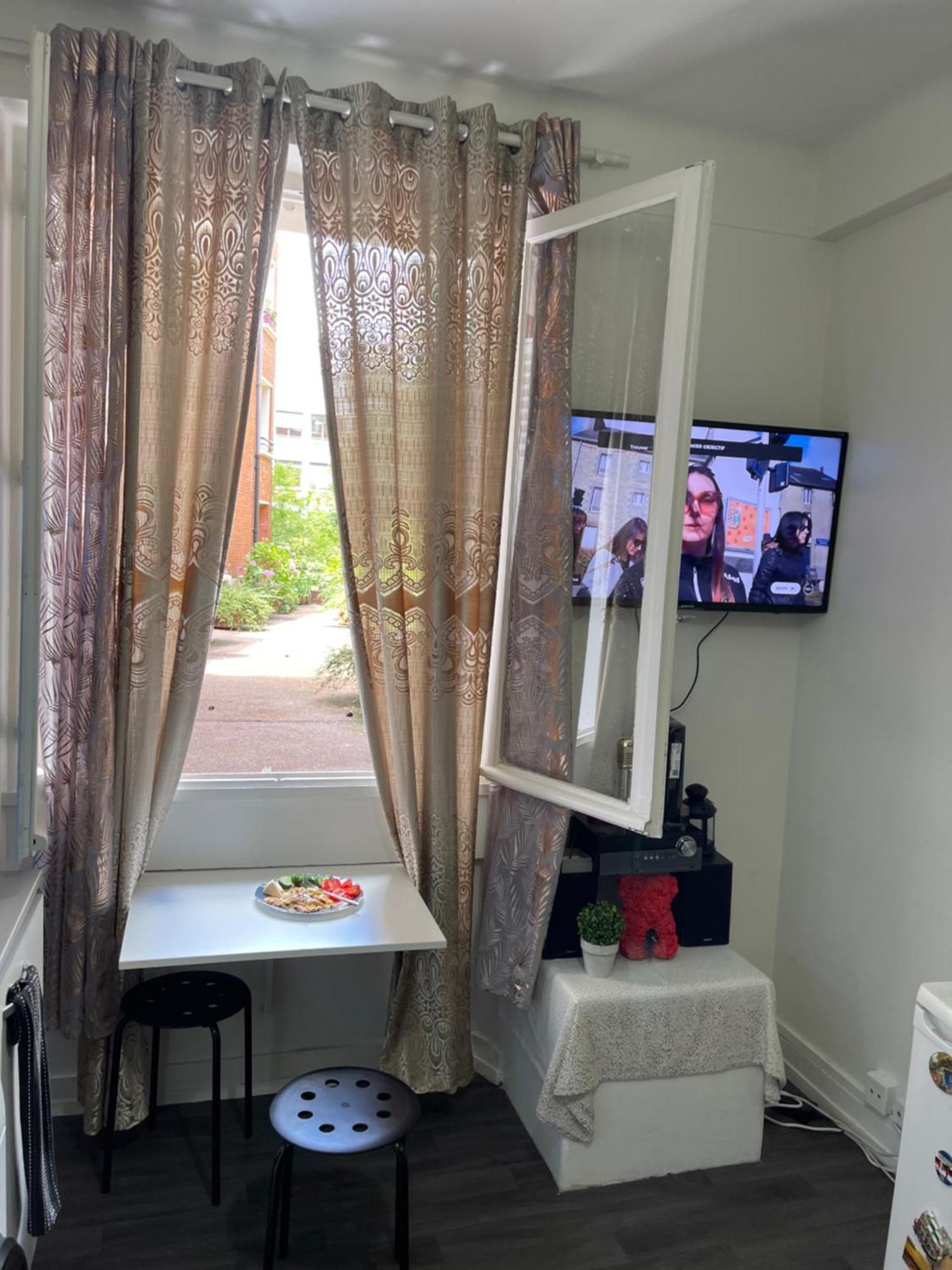 Bed & Breakfast Tour Montparnasse Parigi