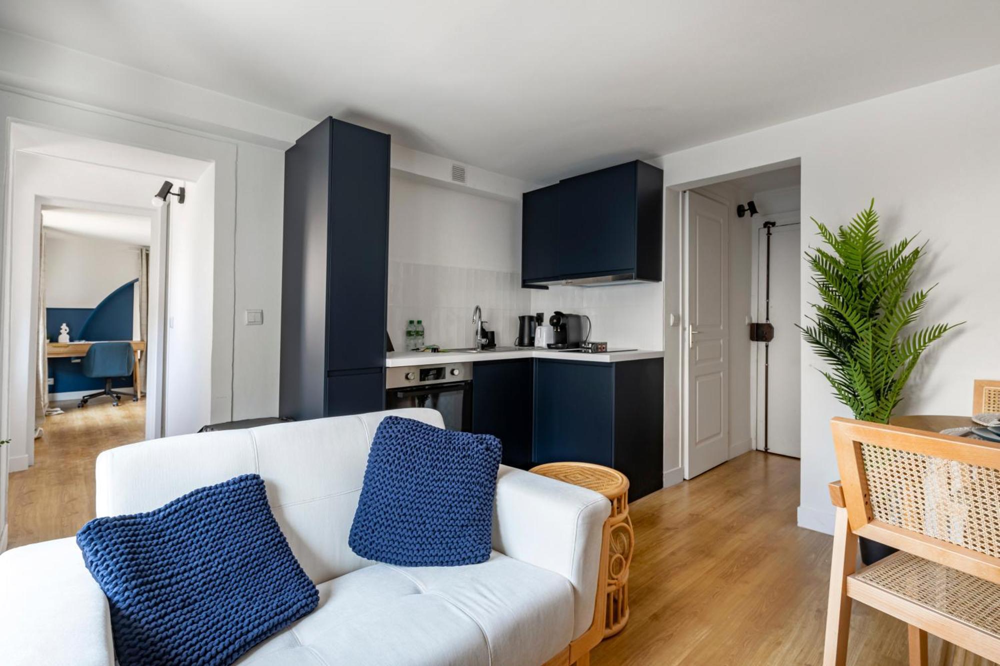Appartamento Close To Center Of I Fully Equipped
