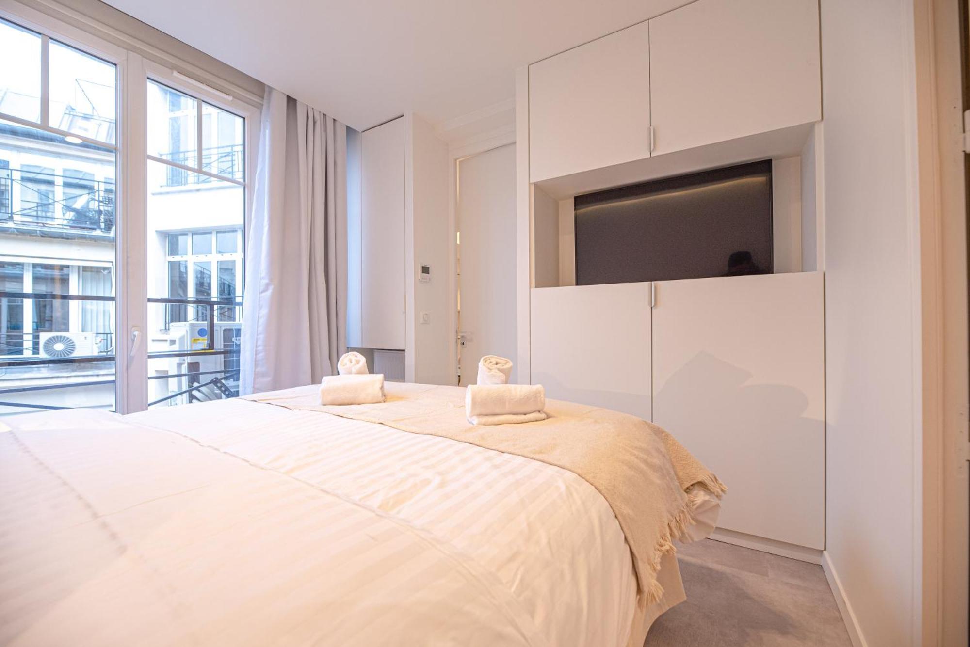 Cia - 2br Madeleine Champs Elysees *